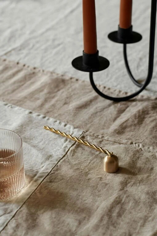 Ferm LIVING Twist Kerzenlöscher -Dekoration Verkauf ferm living twist candle snuffer brass 1