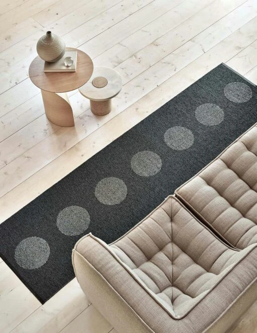 Vera 2.0 Teppich Black / Black Metallic, 70x280 Cm -Dekoration Verkauf pappelina vera 20 black black met 70x200cm 7