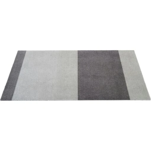 Stripes Teppich Steel Grey / Hellgrau, 67x120 Cm -Dekoration Verkauf tica copenhagen floormat polyamide 120x67cm steelgrey light grey 2