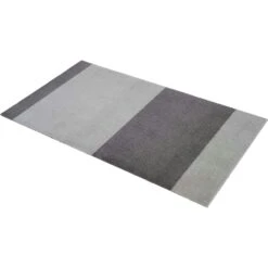 Stripes Teppich Steel Grey / Hellgrau, 67x120 Cm -Dekoration Verkauf tica copenhagen floormat polyamide 120x67cm steelgrey light grey 3